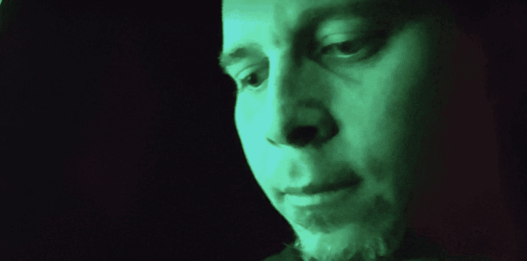 Tylerhill with green light