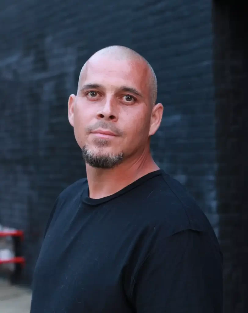 Tyler Hill 00 Lane Black Brick Side2