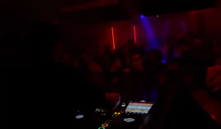 Tyler Hill Debuts On Ellum With 039 Smooth And Move 039 See Live Clips Dark dance floor